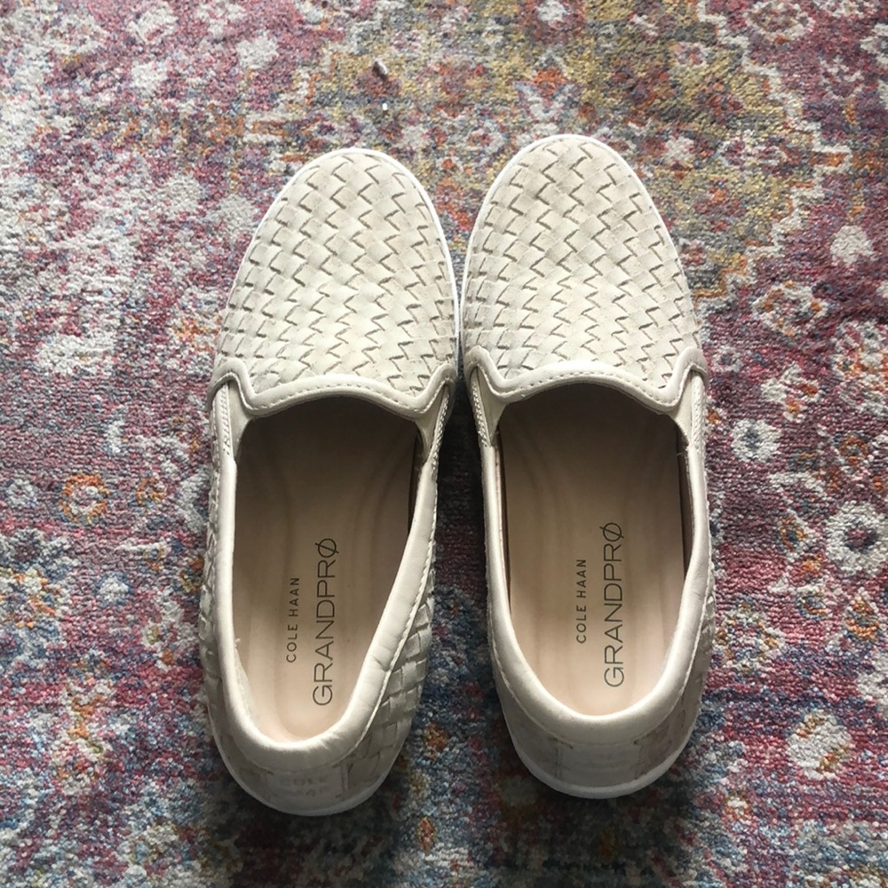 Grandpro slip on tan weave